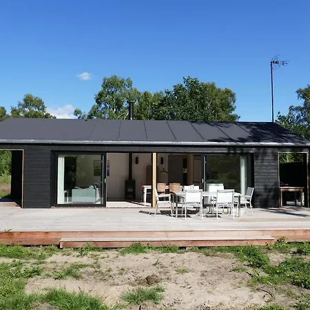 Vakantiehuis New Luxury Summerhouse Near Forest And