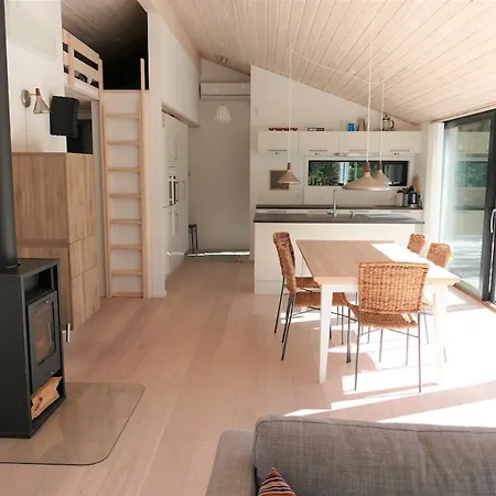 Vakantiehuis New Luxury Summerhouse Near Forest And